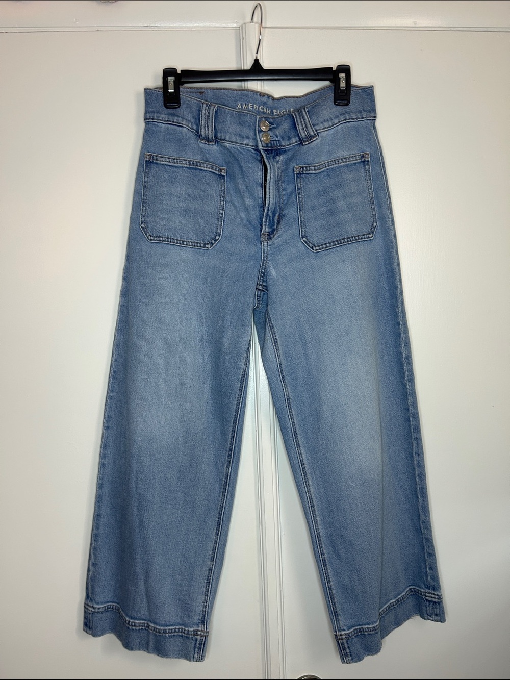 American Eagle Wide Leg Light Wash Cropped Jeans - Picture 3 of 8